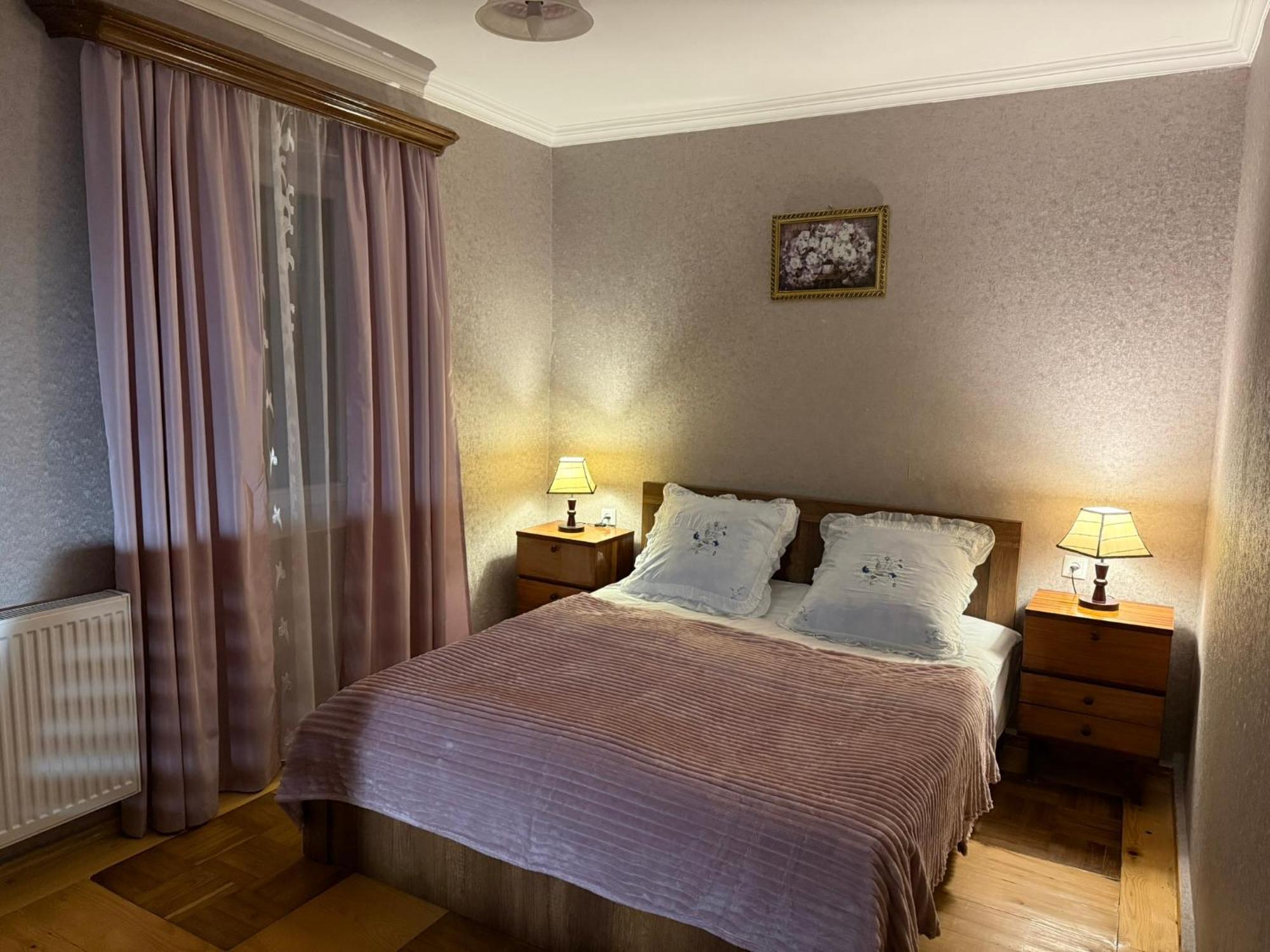 Guest House T&N Kutaisi Bagian luar foto