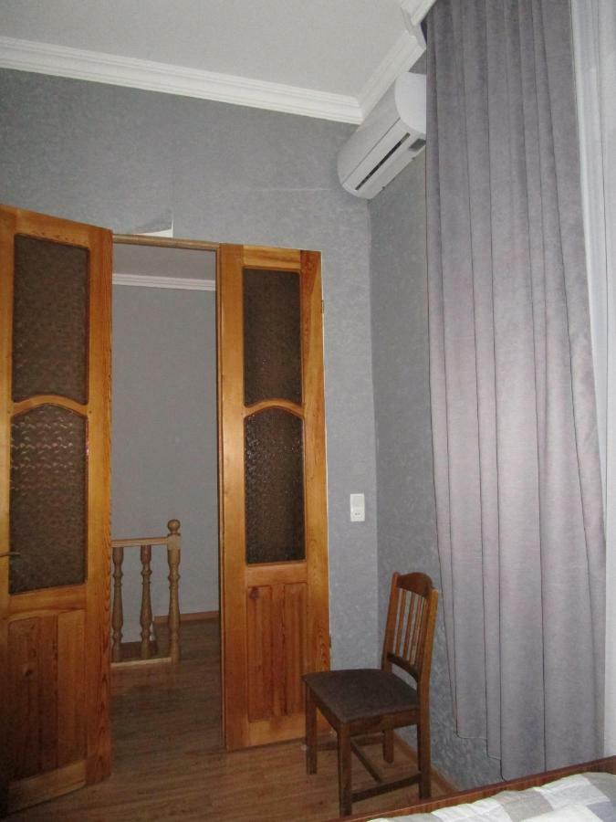 Guest House T&N Kutaisi Bagian luar foto